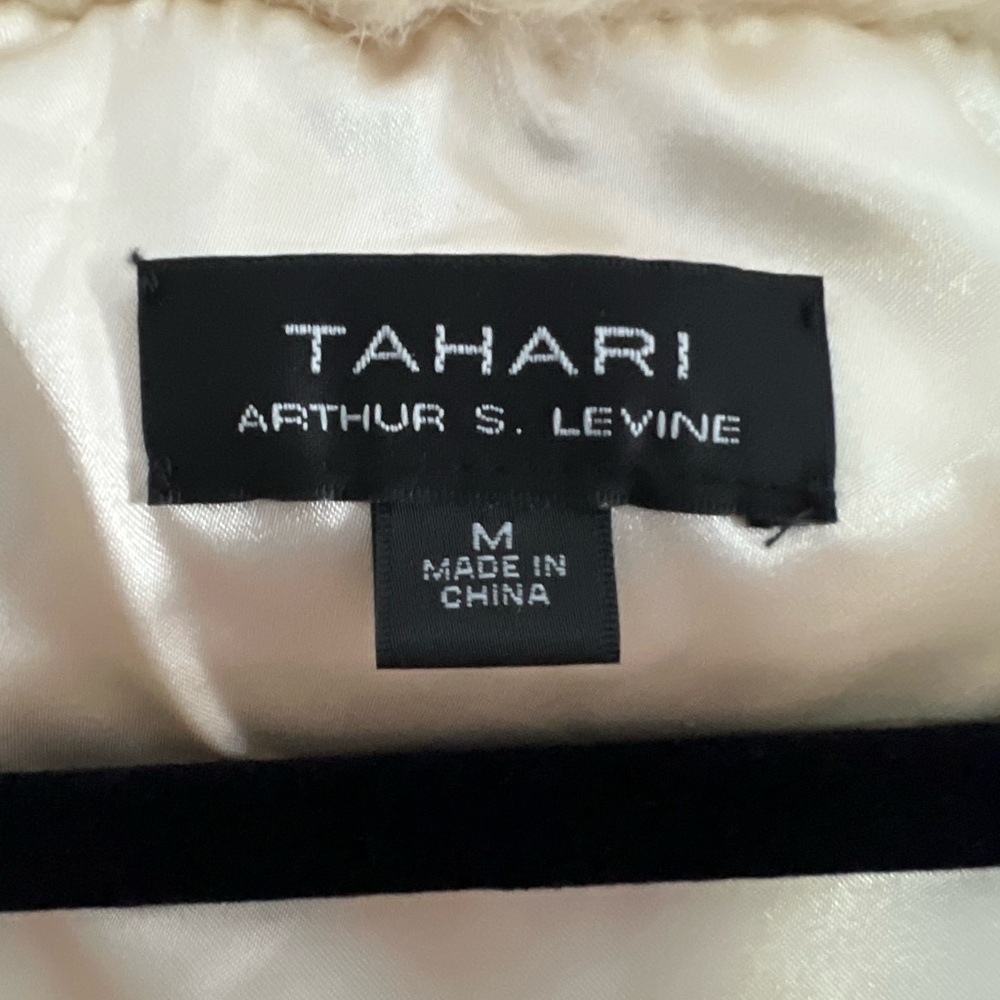 NWT Tahari‎ Champagne Faux Fur Wrap size M - Picture 4 of 6